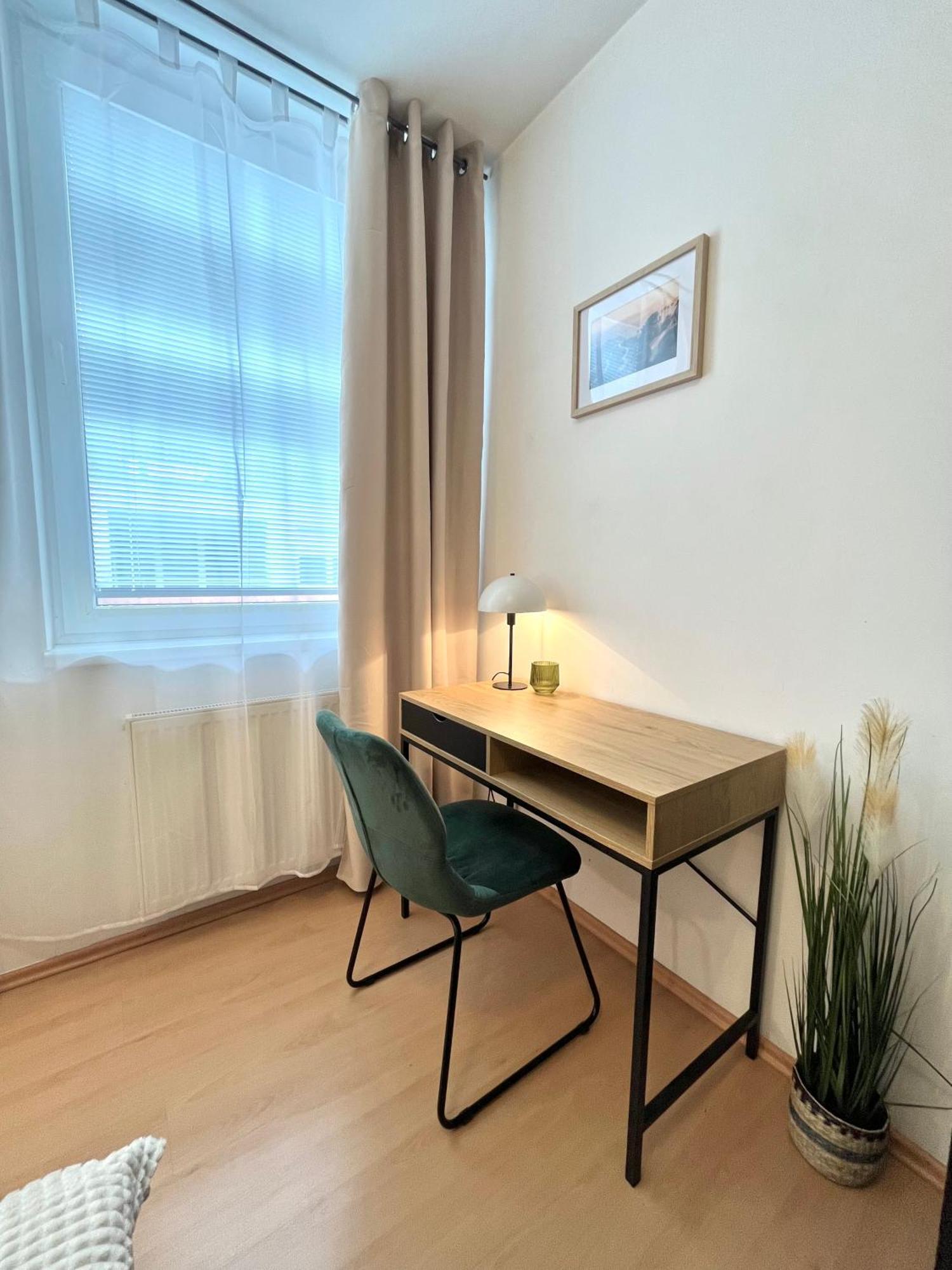 Apartment Tina - Old Town, Ac, Free Private Parking Bratislava Exterior foto