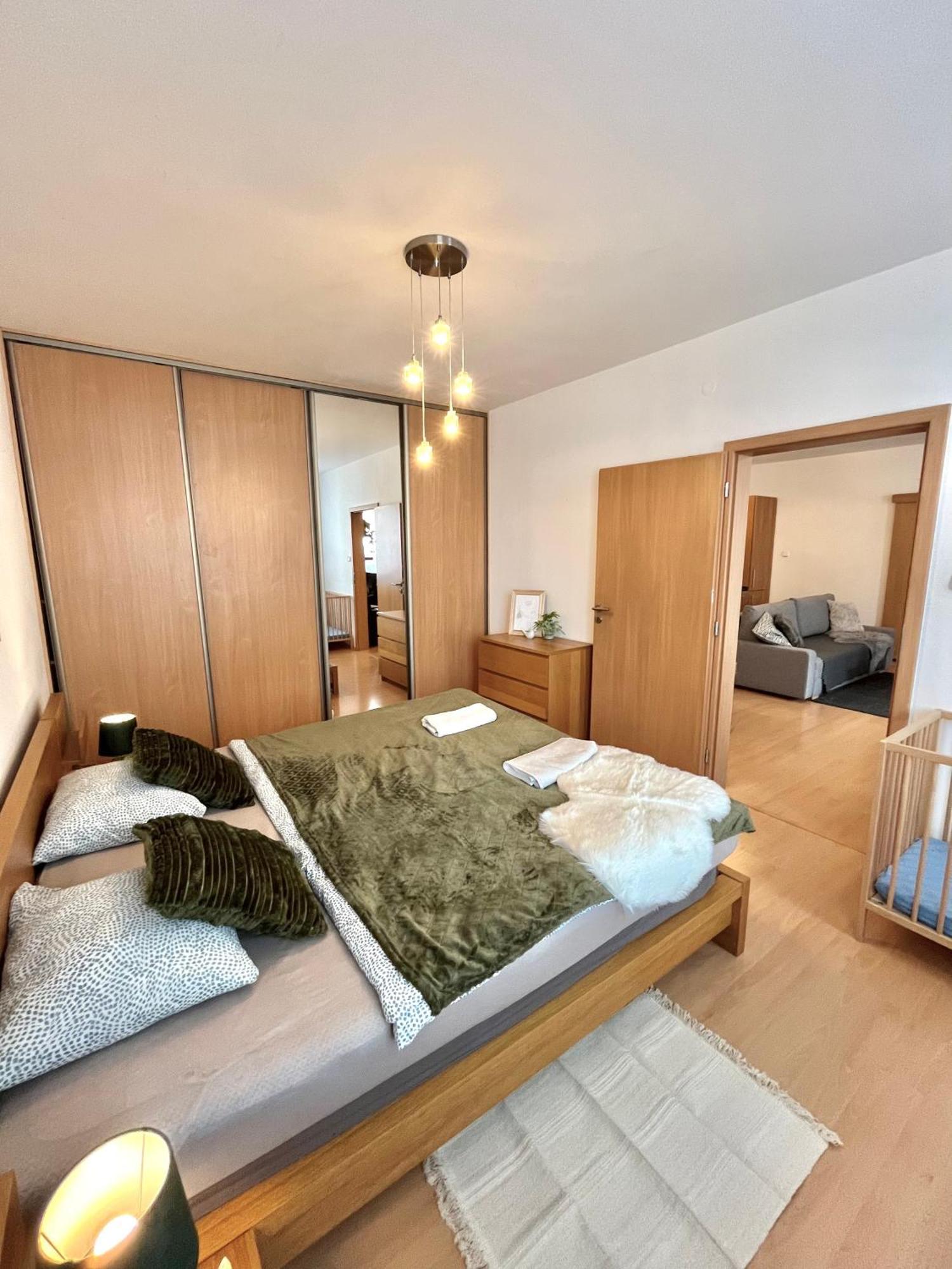 Apartment Tina - Old Town, Ac, Free Private Parking Bratislava Exterior foto