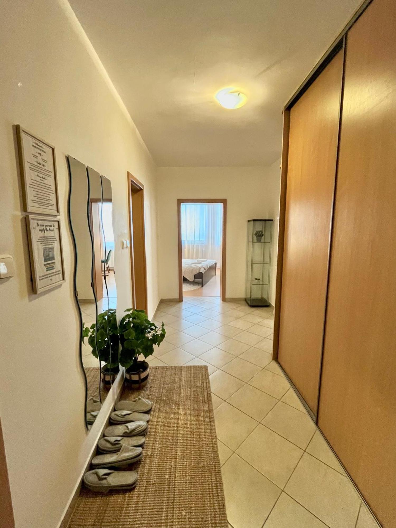 Apartment Tina - Old Town, Ac, Free Private Parking Bratislava Exterior foto