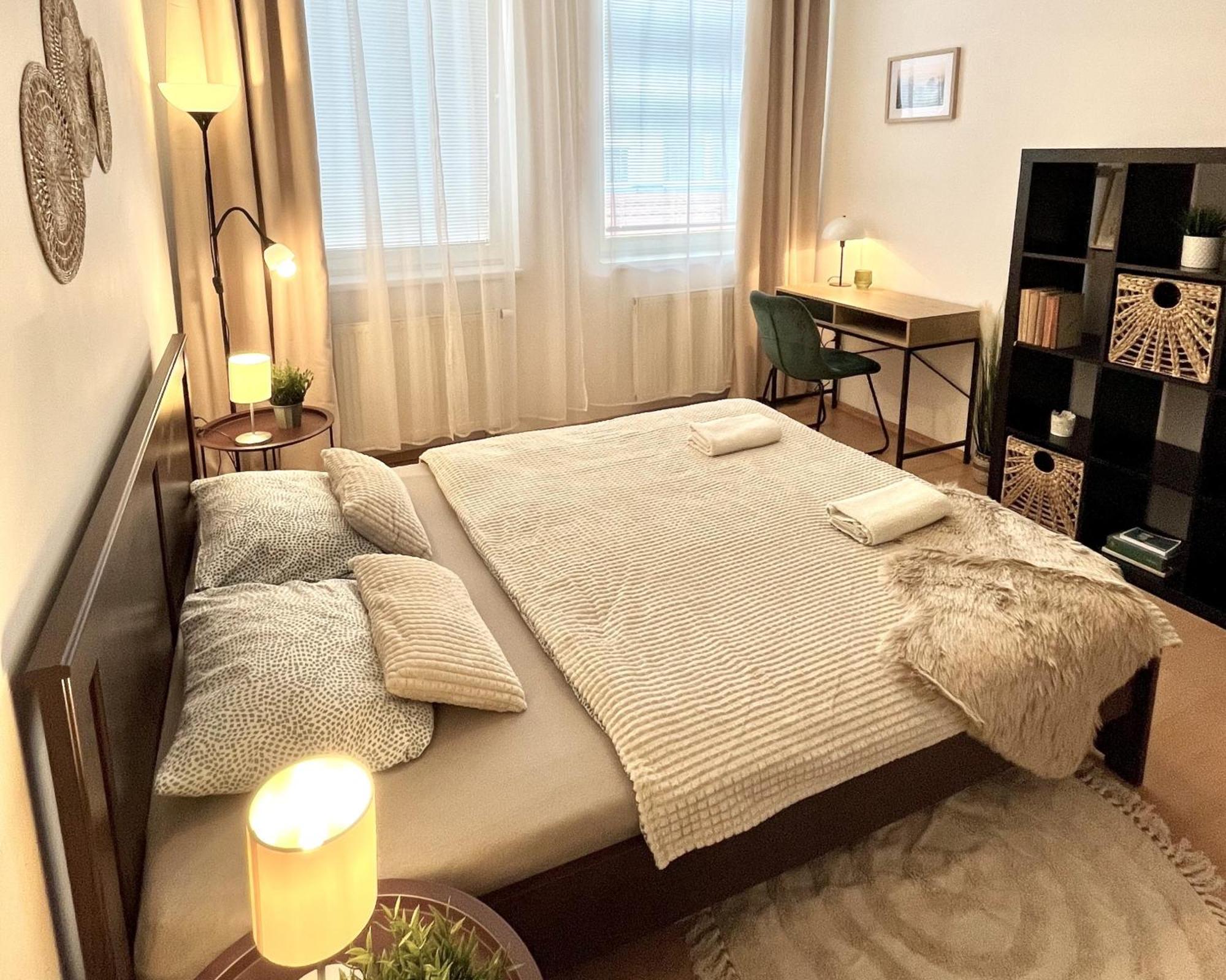 Apartment Tina - Old Town, Ac, Free Private Parking Bratislava Exterior foto